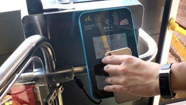 塞伯羅斯二維碼門禁一體機公交車應(yīng)用