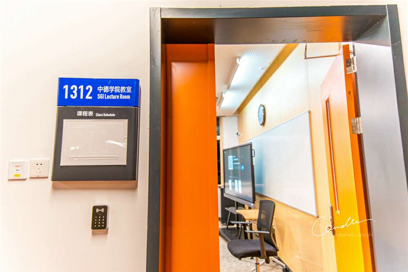 塞伯羅斯二維碼讀卡器的應(yīng)用.jpg 塞伯羅斯二維碼讀卡器的應(yīng)用.jpg