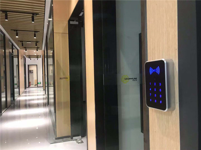 塞伯羅斯二維碼門(mén)禁現(xiàn)場(chǎng)安裝圖 塞伯羅斯二維碼門(mén)禁現(xiàn)場(chǎng)安裝圖