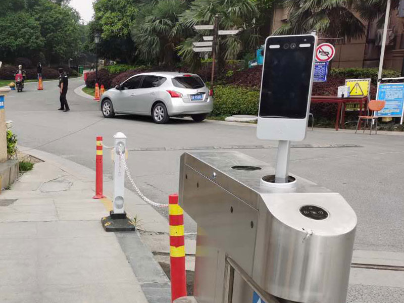 1634008431360843.jpg 人臉接動態(tài)二維碼讀頭800P.jpg